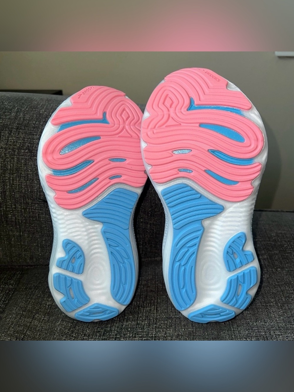 New Brooks Glycerin 22 GTS Women's Shoes - Navy with Teal and Pink Accents - Picture 8 of 8